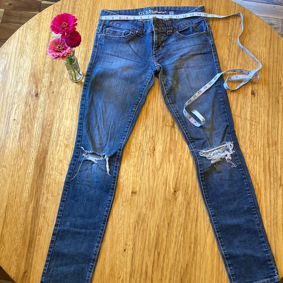 Guess Distressed Skinny Jeans, Sz. 27 - Picture 1 of 8